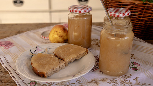 Babiččina spíž: Nejvoňavější způsob, jak zpracovat úrodu hrušek – recept na povidla, co vydrží celou zimu