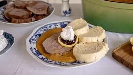 Česká kuchyně: Ta nejlepší svíčková na smetaně jako od babičky je plná zeleniny, chuť podtrhne hořčice