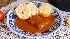 Česká klasika: Domácí rajská omáčka vás přenese do dětství. Voní skořicí a díky jednomu fíglu bude dokonalá