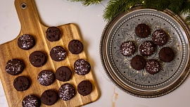 Vánoce s Josefem Maršálkem: Dortíčky s vanilkovým krémem jsou obdobou išelských, ovšem v luxusnější kakaové verzi