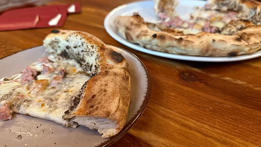 Našli jsme nejlepší pizzu v Brně: Neapolskou klasiku si vychutnáte do 300 korun, za zážitek si trochu připlatíte