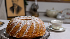 První republika: Luxusní božsky vláčná a nadýchaná bábovka od Šroubka. S ní máte úspěch zaručený