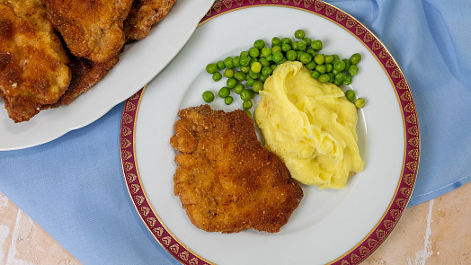 Připravte si šťavnatá smažená žebírka podle ČSN: Měkké a křupavé řízky si oblíbí celá rodina