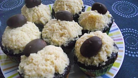 Velikonoční muffiny jako krásná i jedlá ozdoba jarního stolu: Vytvořte si ovečky i hnízda s vajíčky