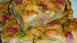 Jak na vláčnou velikonoční nádivku: Smetana, správný poměr surovin i trik s bílky dělají největší rozdíl