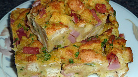 Jak na vláčnou velikonoční nádivku: Smetana, správný poměr surovin i trik s bílky dělají největší rozdíl