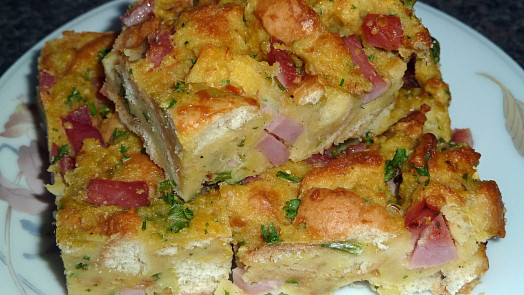 Jak na vláčnou velikonoční nádivku: Smetana, správný poměr surovin i trik s bílky dělají největší rozdíl