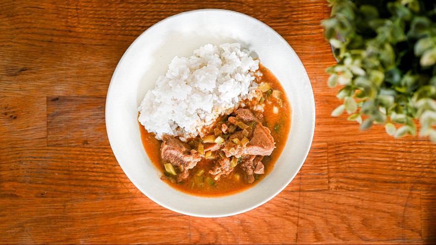 Znojemská omáčka vyniká příjemně nakyslou chutí.