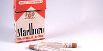 Retro okénko: Cigaretové žvýkačky se prodávaly na poutích i v Tuzexu a od cigaret byste je nerozeznali