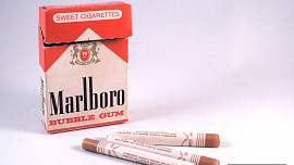 Retro okénko: Cigaretové žvýkačky se prodávaly na poutích i v Tuzexu a od cigaret byste je nerozeznali