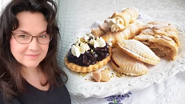 Holka u plotny radí: Z jednoho těsta upečete taštičky s marmeládou, štrůdl i kremrole. Postup je snadný, chuť božská