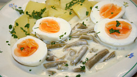 Fazolky ze školky: Recept přímo od kuchařky aneb Tajemství smetanové omáčky je v detailu