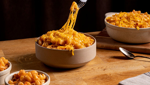 Americká klasika Mac and Cheese: Makarony se sýrovou omáčkou mohou být krásně křupavé, stačí přidat strouhanku