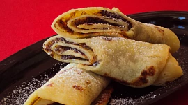 Slovácké laty: Tenké bramborové placky báječně chutnají nasladko s povidly a mákem. Jejich příprava je rychlá a snadná