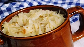 Bílé nebo červené zelí? České či moravské? Vyznejte se v naší nejoblíbenější příloze!