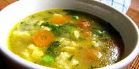 Blesková polévka s vaječnou jíškou dokonale zasytí. Přitom stačí jen pár ingrediencí a na stole je během pár minut