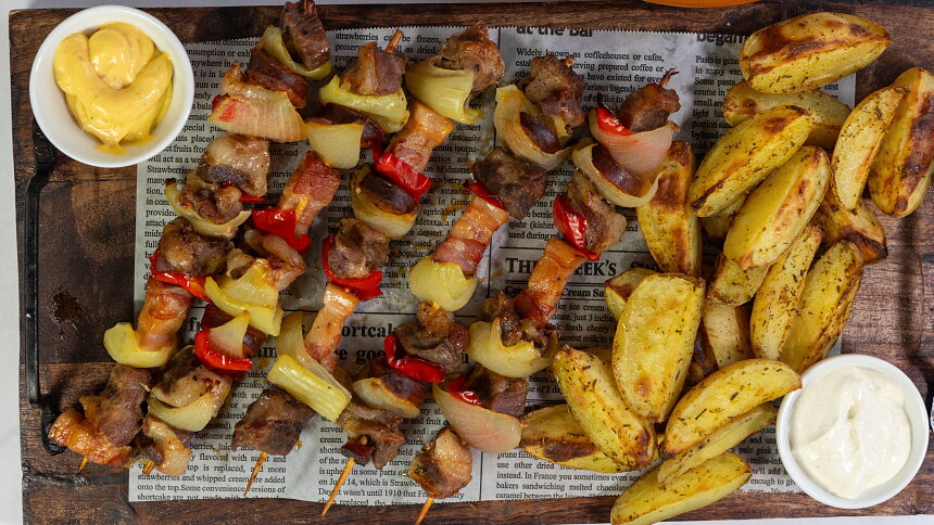 Tradiční špízy ražniči: Na grilu si je připravíte snadno a rychle