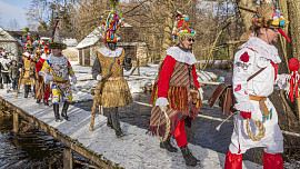 Masopust 2026: Velký přehled akcí, kde si dáte dobroty ze zabijačky, jitrnice, koblihy a koláče a kde potkáte tradiční masky