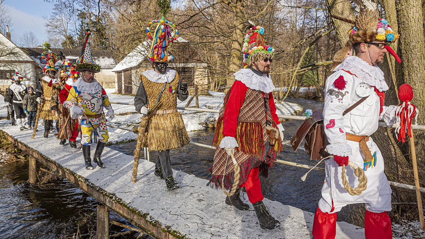 Masopustní průvod v Hamrech se koná už přes sto let stejně a je proto zapsaný na seznamu UNESCO.