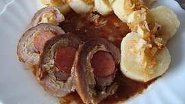 Skřivani nití obmotaní: Vepřové roládky plněné zelím jsou neuvěřitelně šťavnaté, lehce pikantní a hotové za chvíli