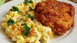 Jak v obchodě poznat kvalitní majonézu do salátu? Důležitý je hlavně druh oleje a obsah žloutků, vysoká cena nemusí hrát roli