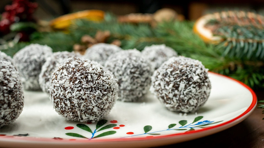 Rumové kuličky chutnají skvěle, ale nesmí se to přehnat s rumem.