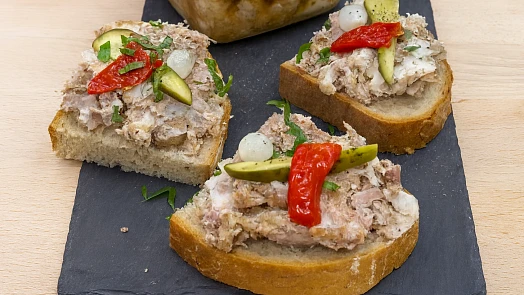 Pomazánka z bůčku a krkovice od Ostravskeho Gastrošefa nadchne: Voní pečeným masem, zasytí a chutná skvostně