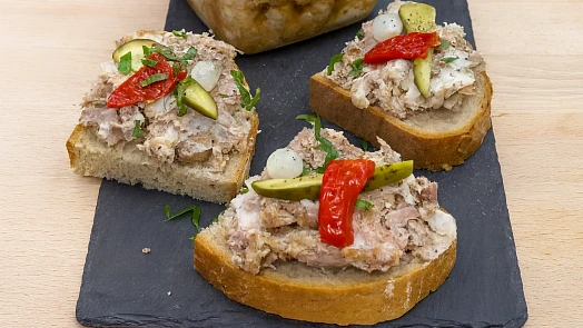 Pomazánka z bůčku a krkovice od Ostravskeho Gastrošefa nadchne: Voní pečeným masem, zasytí a chutná skvostně