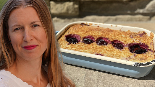 Retro vaření s Kristinou: Rýžový nákyp se švestkami podle Sandtnerky rychle mizí z pekáče díky dvěma nečekaným přísadám