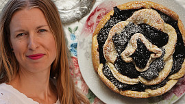 První republika s Kristinou: Bramborová růže voní povidly a mákem a nejlépe chutná právě vytažená z trouby