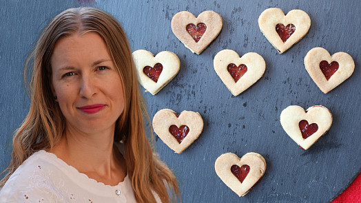 První republika s Kristinou: Linecká srdíčka podle sto let starého receptu okouzlí křehkostí a svěží chutí citronu a malin