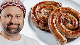 Jak usmažit vinnou klobásu, aby nepopraskala: Řezník Kšána prozrazuje jednoduchý trik, aby byla křupavá