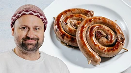 Jak usmažit vinnou klobásu, aby nepopraskala: Řezník Kšána prozrazuje jednoduchý trik, aby byla křupavá