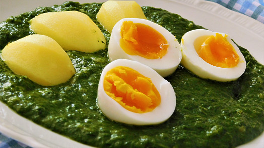 Jak udělat dokonalý špenát na pánvi: Kromě čerstvého i s jedním mraženým nešlápnete vedle, když neuděláte tuhle chybu