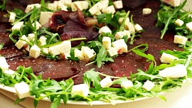 Pět nejlepších jídel z červené řepy: Jak na dokonale krémový hummus, rizoto s řepou nebo řepové carpaccio