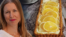 První republika s Kristinou: Nejkřehčí dezerty se pekly ze škvarků, tyhle řezy se žloutkovým krémem chutnají božsky