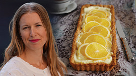 První republika s Kristinou: Nejkřehčí dezerty se pekly ze škvarků, tyhle řezy se žloutkovým krémem chutnají božsky