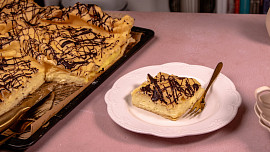 Nadýchané jako obláček: Retro moučník mraky z plechu je jednodušší verzí větrníků a chutná božsky