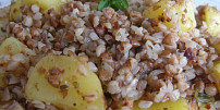 Dejte si kontrabáš: Vyhlášený pokrm valašské kuchyně z pohanky a brambor