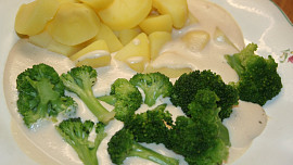 Brokolice se sýrovou omáčkou vypadá na talíři skvěle a ještě lépe chutná, když uděláte tento důležitý krok