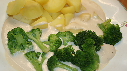 Brokolice se sýrovou omáčkou vypadá na talíři skvěle a ještě lépe chutná, když uděláte tento důležitý krok