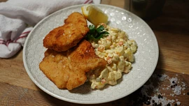 Jakou zeleninu dát do bramborového salátu? Nakládaná vylepší chuť a ušetří čas a salát s ní díky jedné složce vydrží déle čerstvý