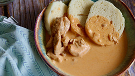 Luxusní kuře na paprice Zdeňka Pohlreicha: České klasice podle receptu slavného šéfkuchaře nelze odolat