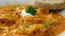 Segedínský guláš jako od babičky: Ta maďarská k němu nepodává knedlík. Co je ještě jinak?