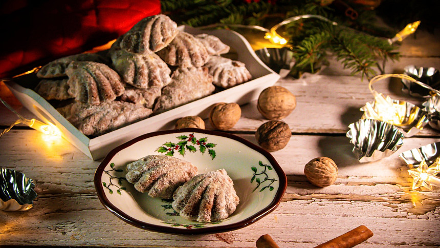 Pracny patří mezi oblíbené cukroví. Aby krásně vypadaly, je třeba je dobře vyklopit.