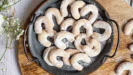 Jaká mouka patří do rohlíčků? Jen správný druh zajistí jemné a křehké cukroví, které mizí rychlostí blesku