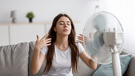 Horko na padnutí? Ochlaďte se domácí citronádou, vhodným jídlem nebo správným ventilátorem