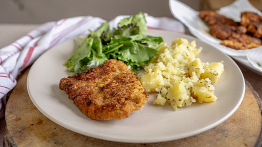 Tajný trik šéfkuchařů na šťavnatý řízek: Díky jednoduchému kroku se pokaždé povede a maso bude krásně měkké