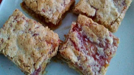 Retro okénko: Tatranské řezy jako klenot ze starých kuchařek. Voní po marmeládě a křupavé jsou díky ořechům