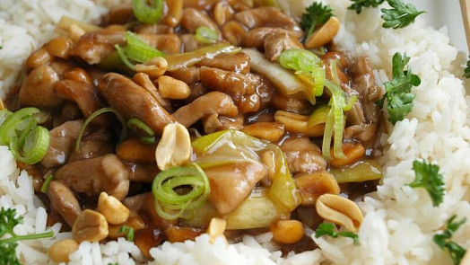 Jak na tradiční čínské kung pao: Voní sójovkou, česnekem a zázvorem a takhle snadno ho připravíte i doma